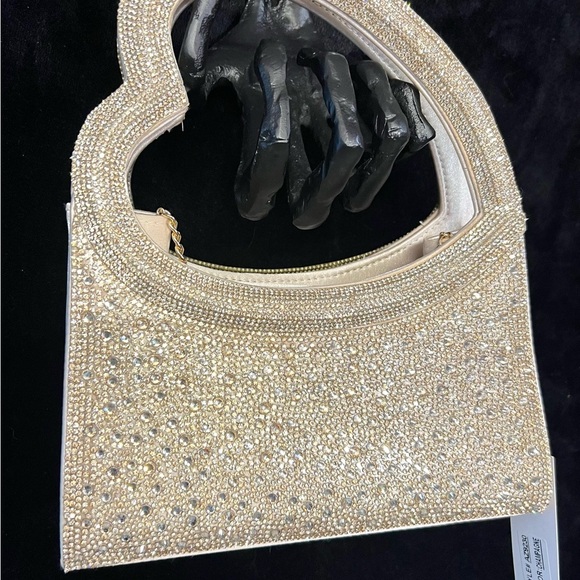 🌹NWT- ALessia Elegant Champagne Embellished Women's Bag with Heart shape handle🌹 - Picture 6 of 14